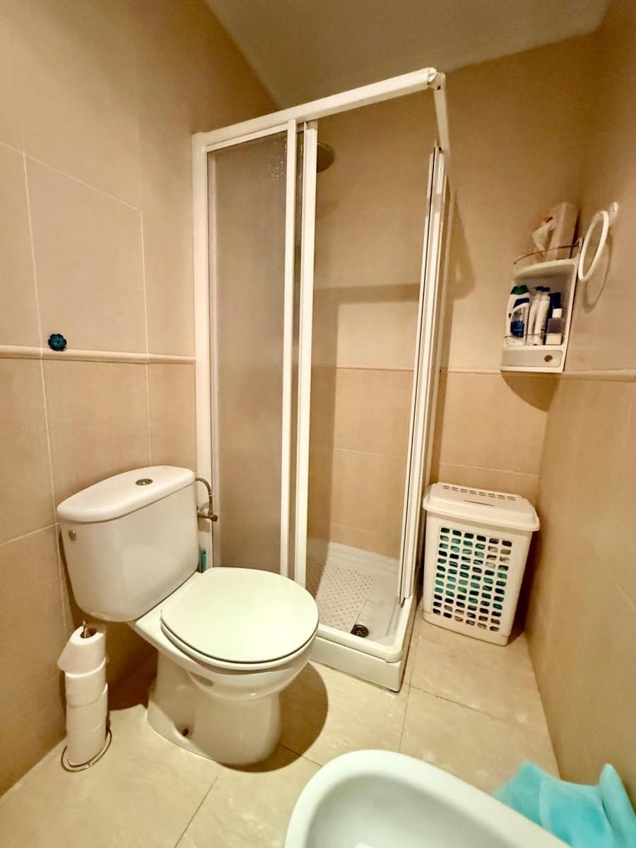 2 bedroom Apartment for sale in Torrevieja - € 125,000 (Ref: 10171887)