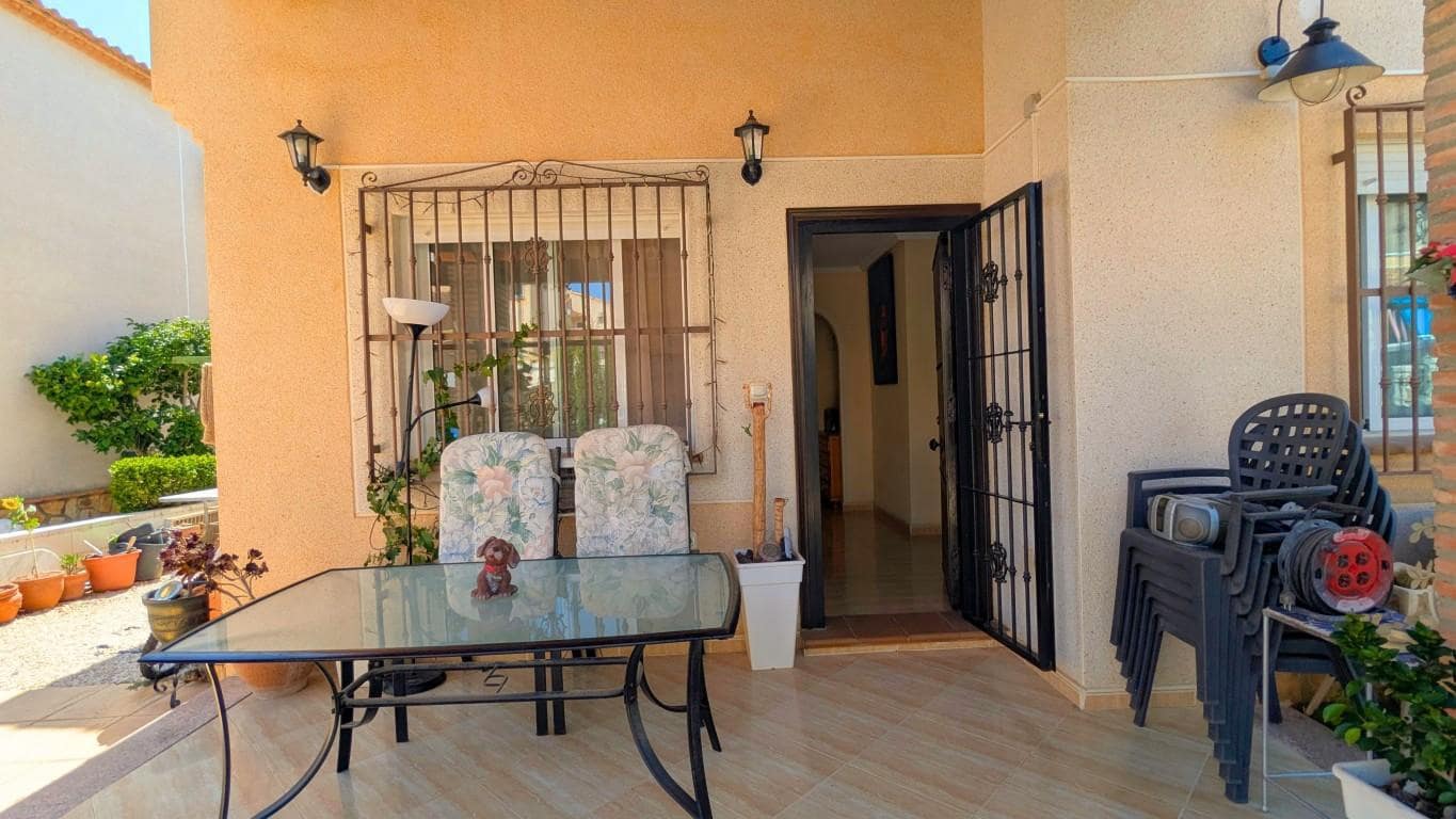 3 bedroom Villa for sale in Algorfa with pool - € 189,000 (Ref: 10171889)