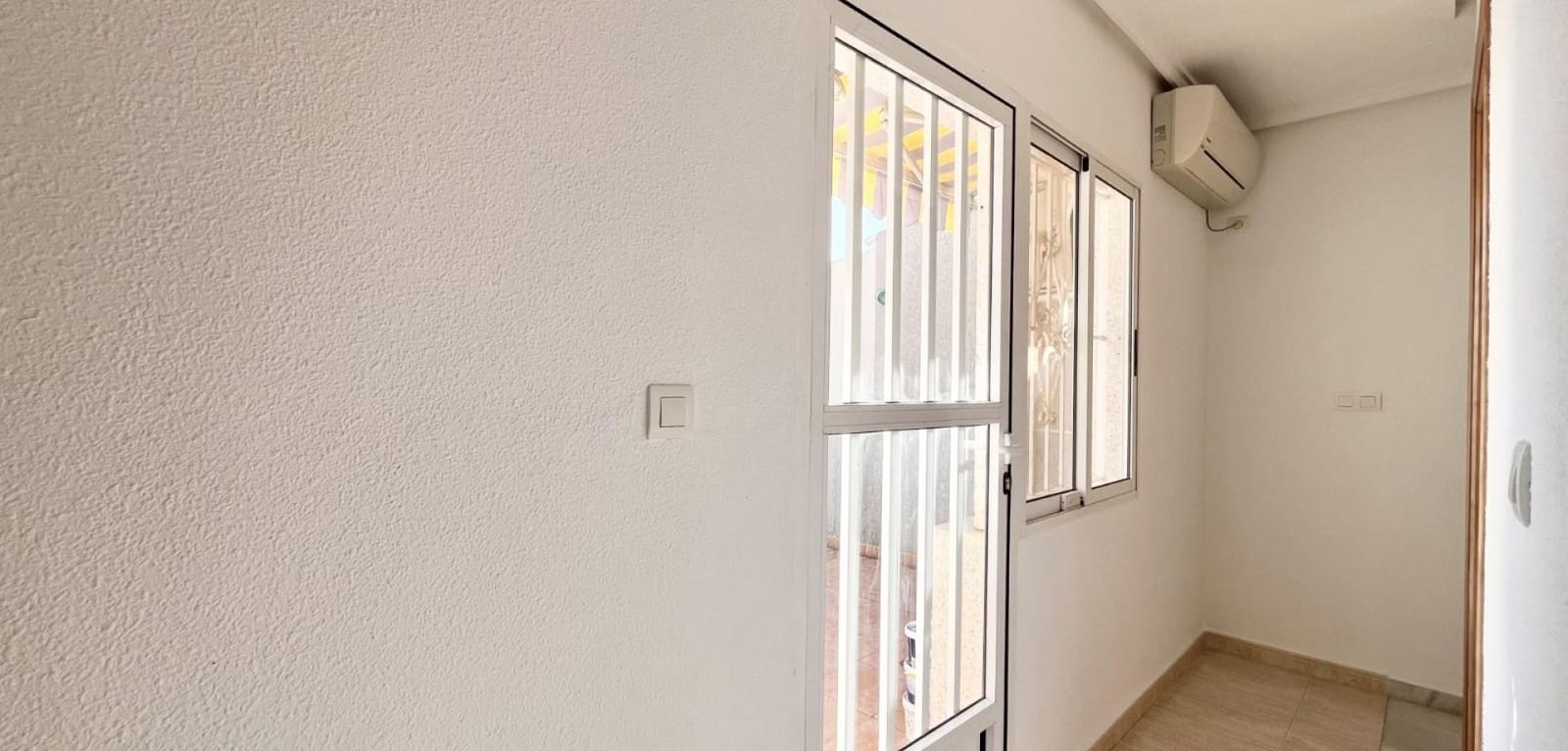 3 soveværelse Semi-Rækkehus til salg i Torrevieja - € 156.000 (Ref: 9551879)