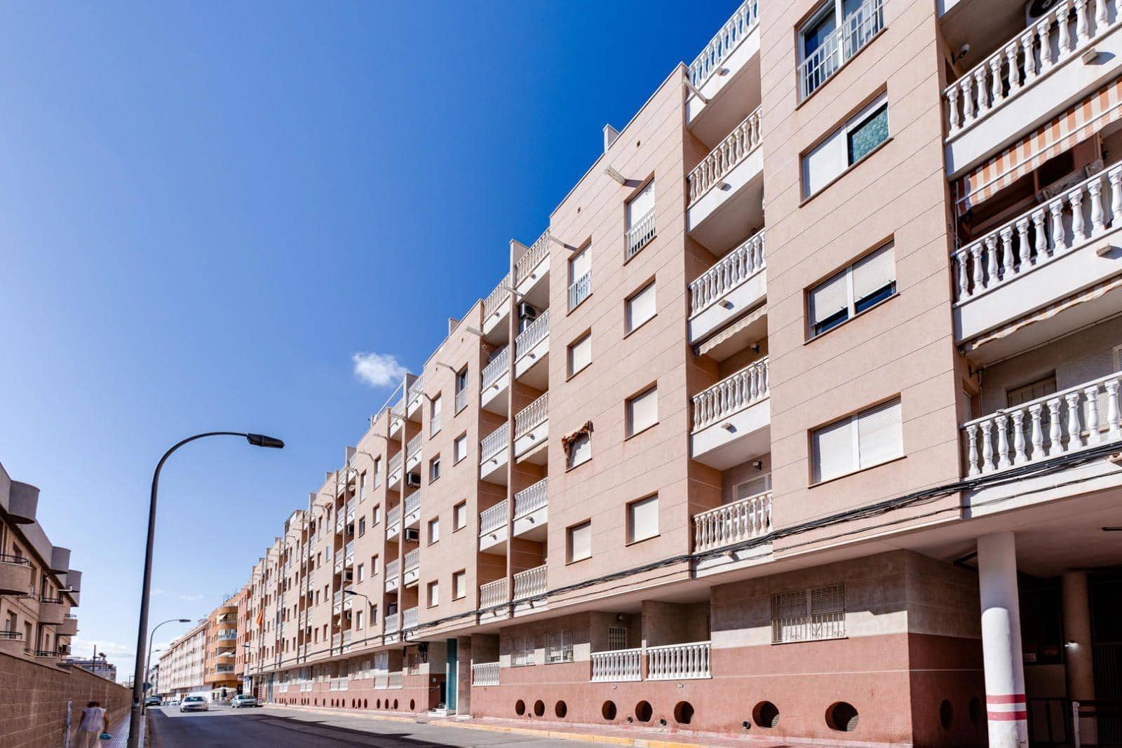 3 quarto Apartamento para venda em Torrevieja com piscina - 159 969 € (Ref: 9596369)