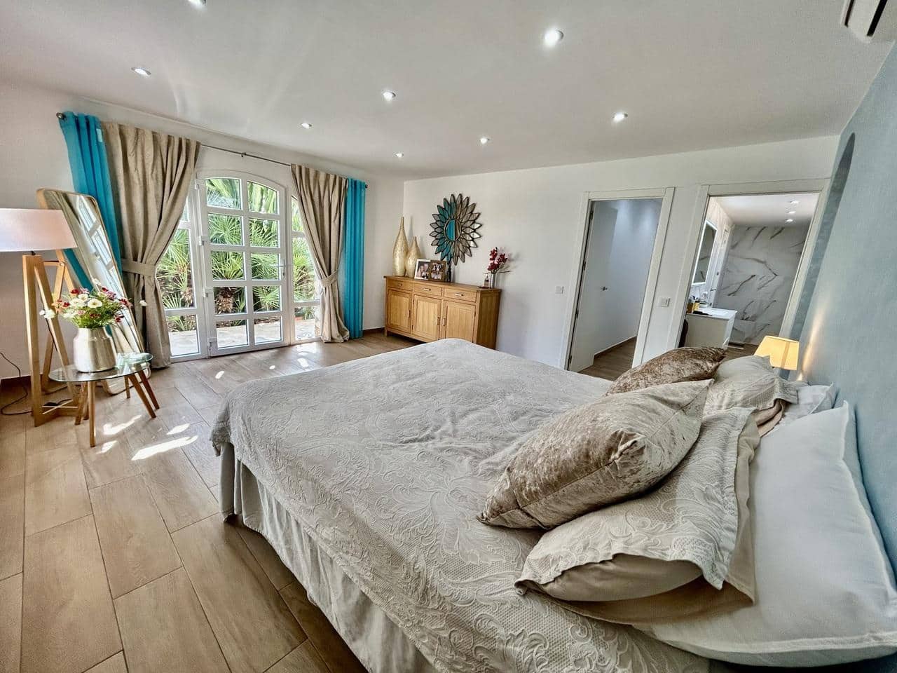 6 soverom Villa til salgs i Cabo Roig med garasje - € 799 000 (Ref: 9682624)