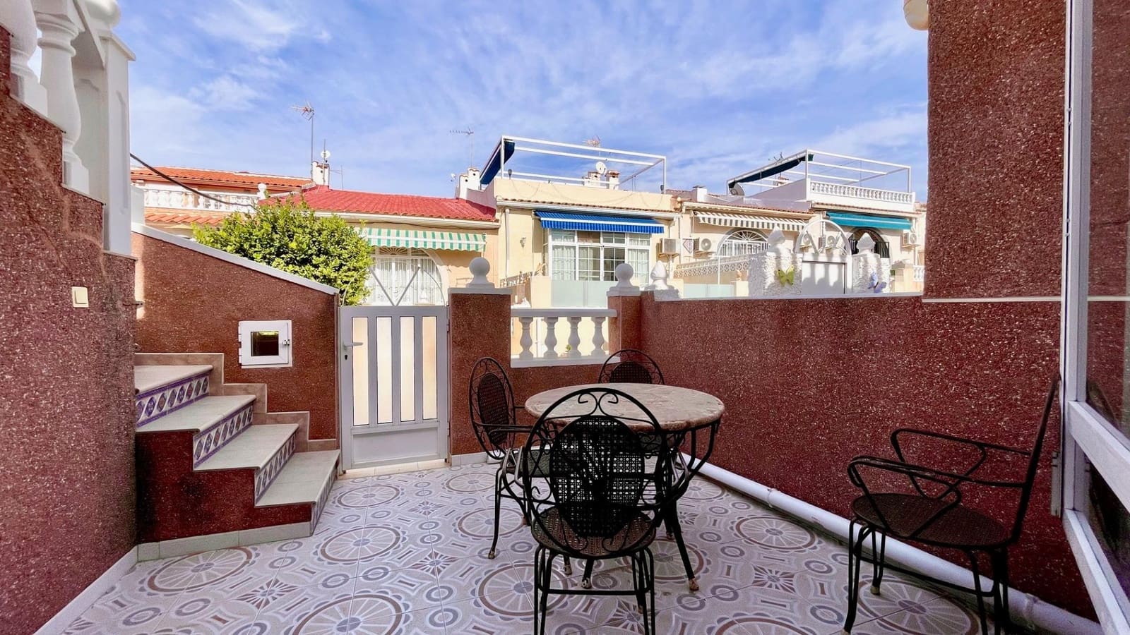 2 bedroom Terraced Villa for sale in Torrevieja - € 138,470 (Ref: 9721851)