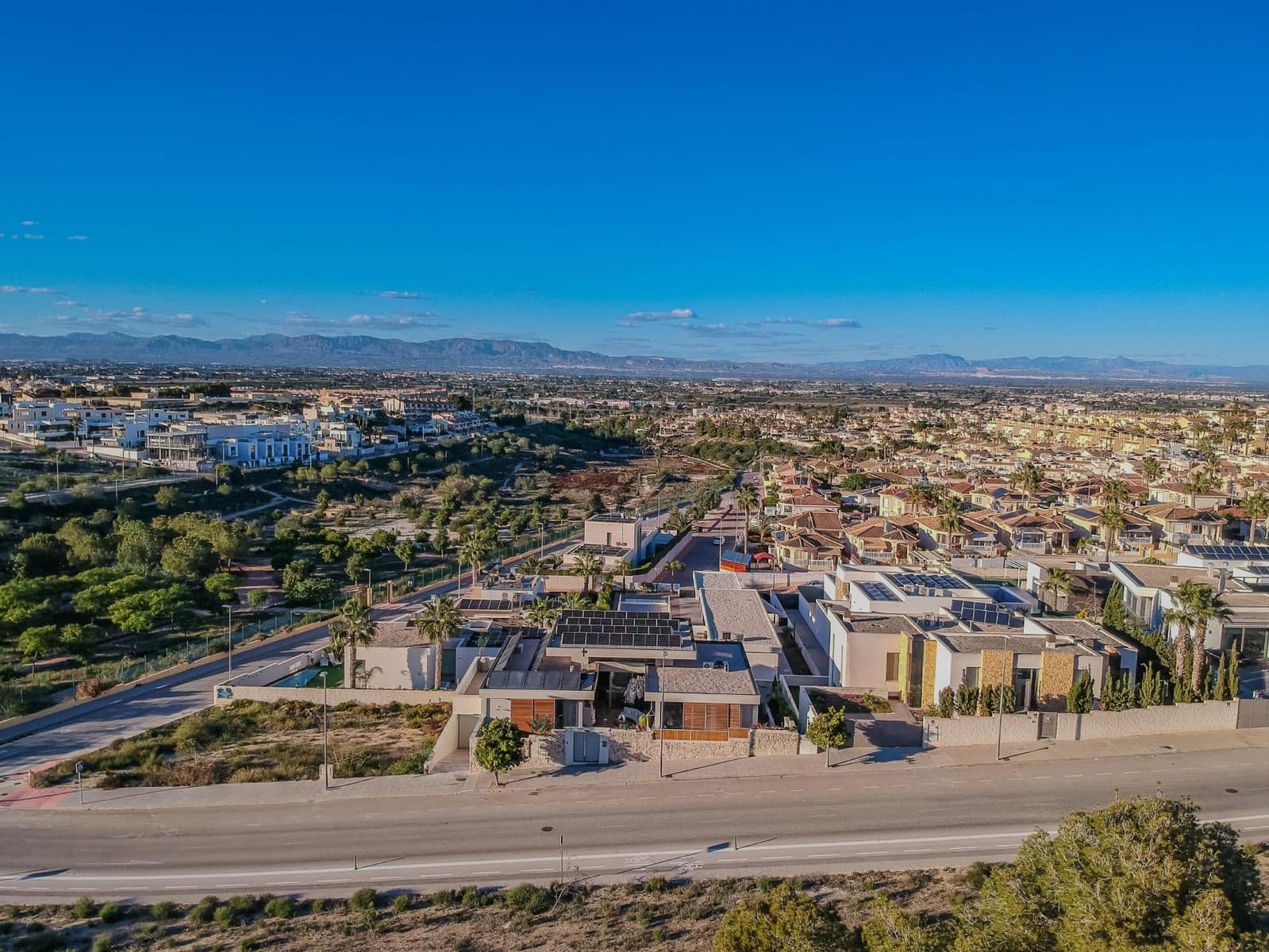 4 sypialnia Willa na sprzedaż w Benijofar z basenem - 1 250 000 € (Ref: 9721853)