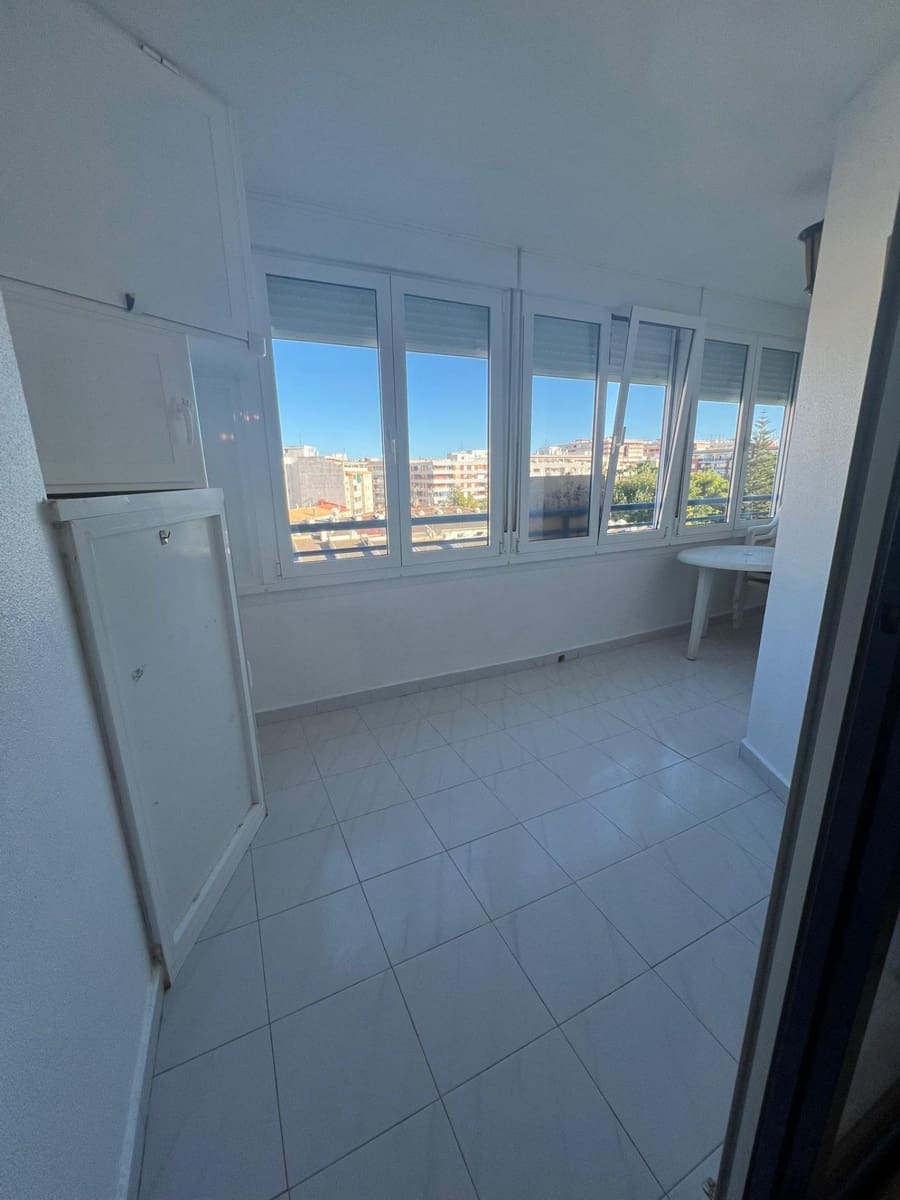 2 bedroom Apartment for sale in Torrevieja - € 137,900 (Ref: 9752183)