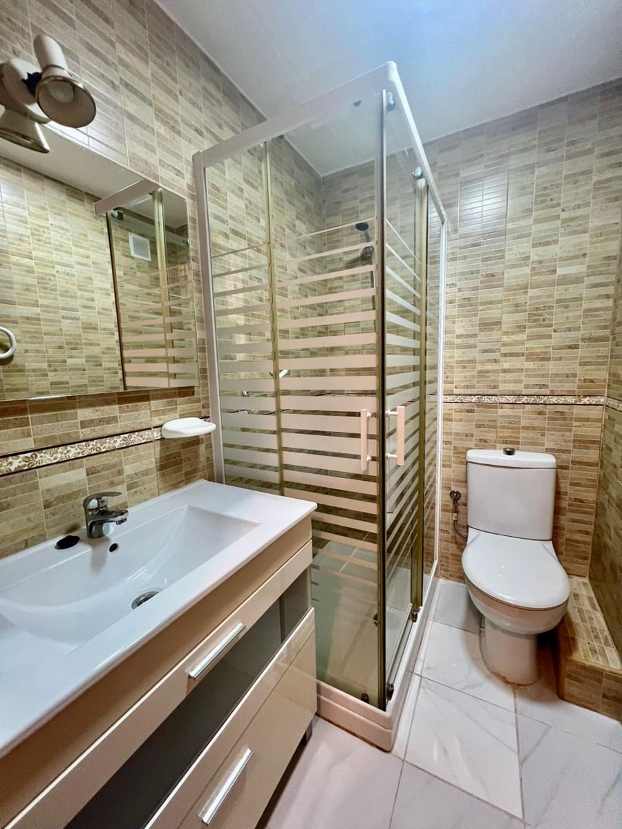 2 bedroom Apartment for sale in Torrevieja - € 137,900 (Ref: 9752183)