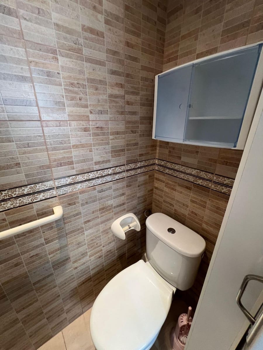 2 bedroom Apartment for sale in Torrevieja - € 137,900 (Ref: 9752183)