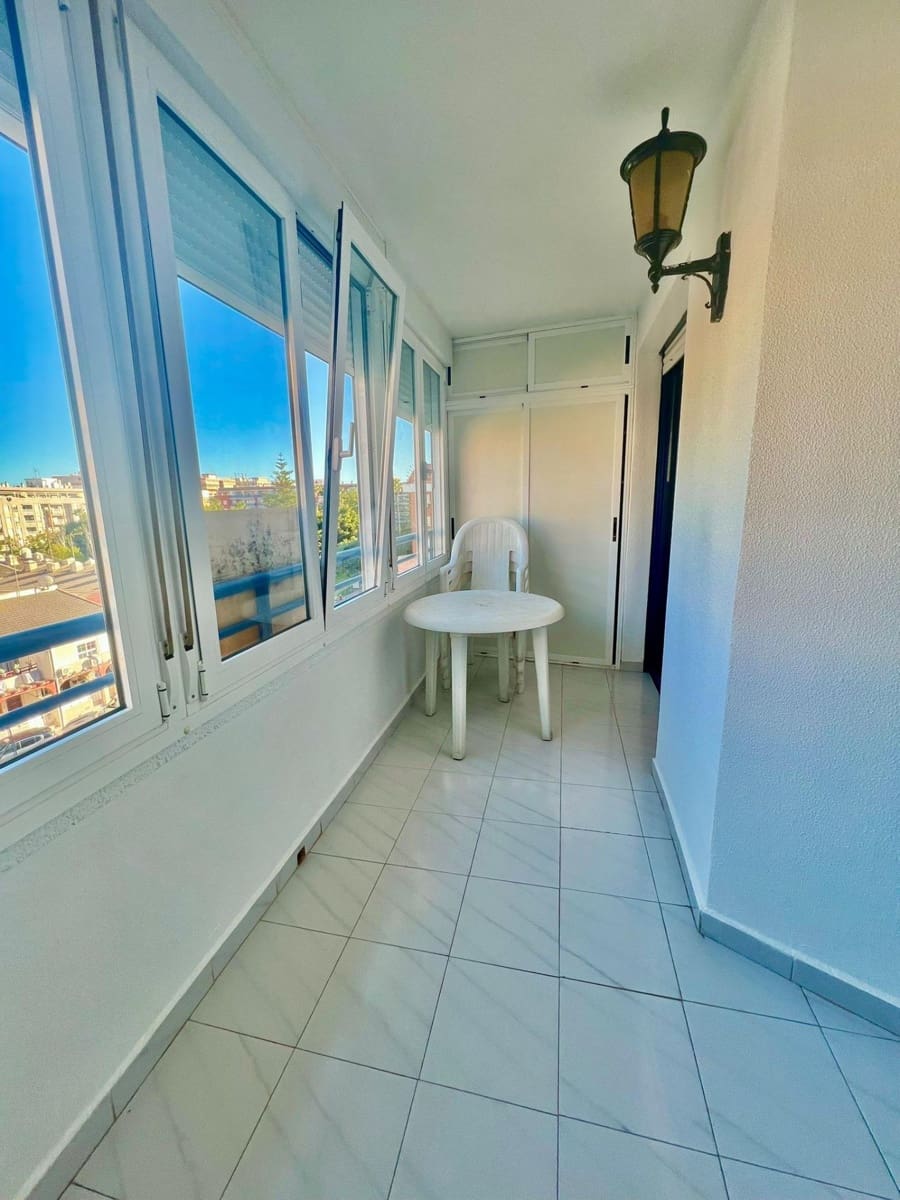 2 bedroom Apartment for sale in Torrevieja - € 137,900 (Ref: 9752183)