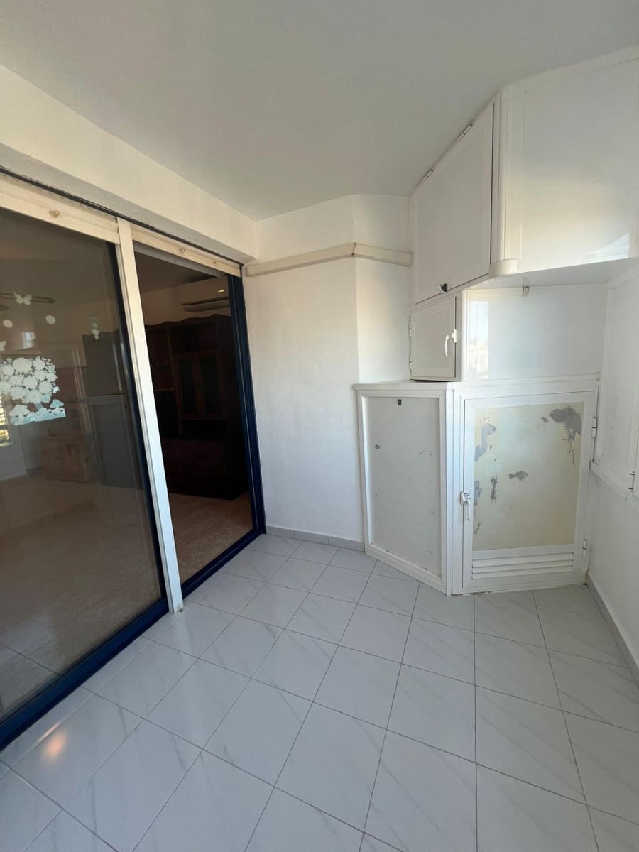 2 bedroom Apartment for sale in Torrevieja - € 137,900 (Ref: 9752183)