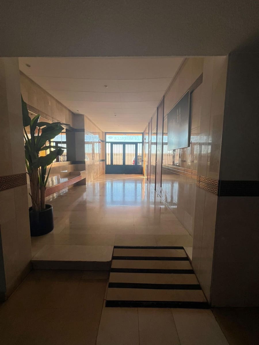 2 bedroom Apartment for sale in Torrevieja - € 137,900 (Ref: 9752183)