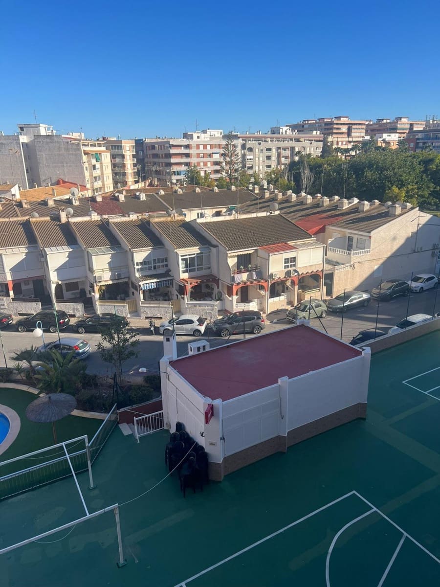 2 bedroom Apartment for sale in Torrevieja - € 137,900 (Ref: 9752183)
