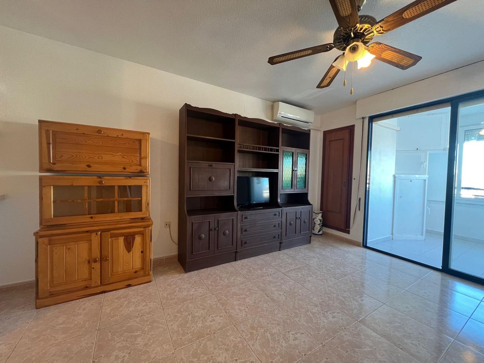 2 bedroom Apartment for sale in Torrevieja - € 137,900 (Ref: 9752183)