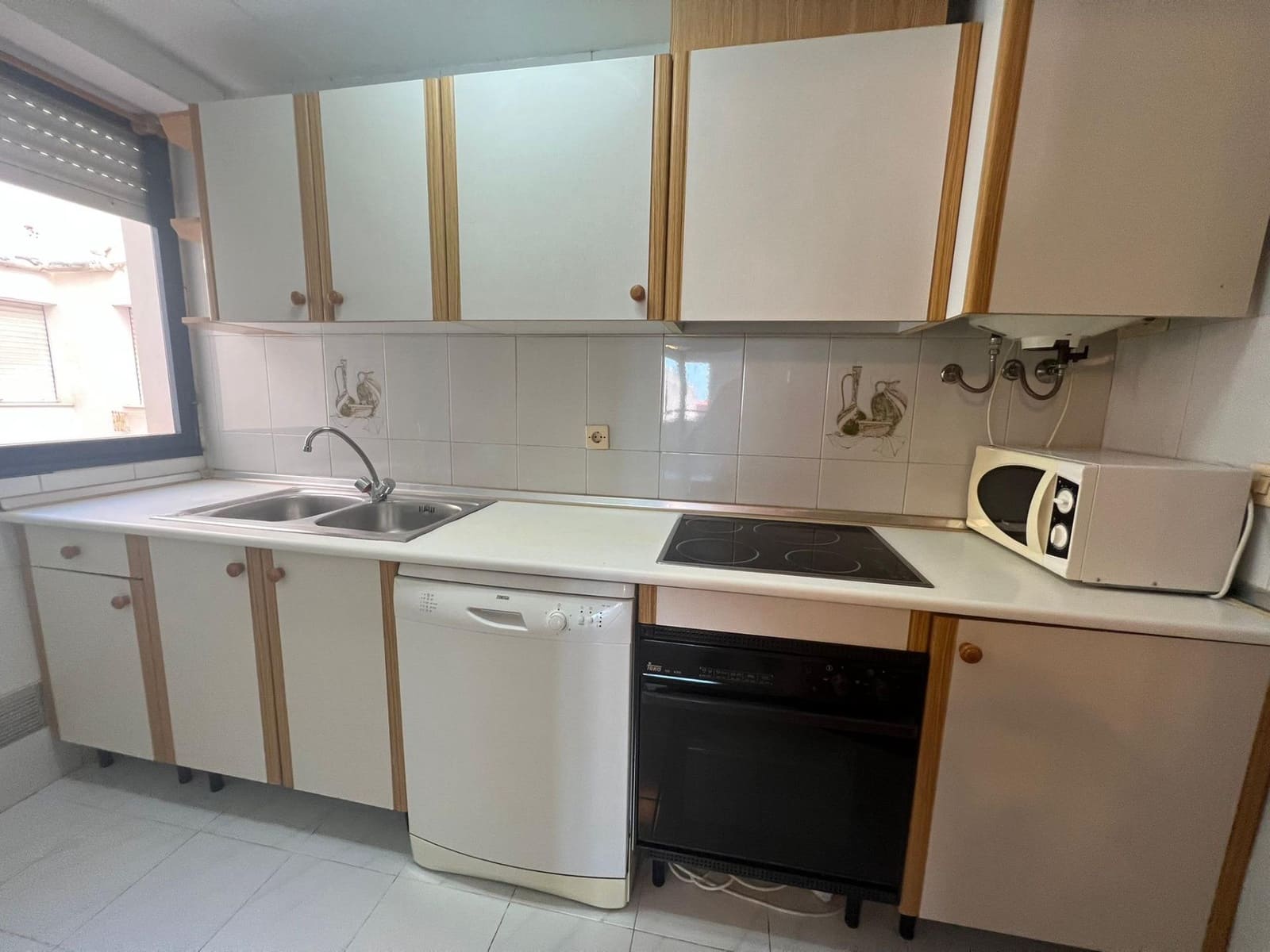 2 bedroom Apartment for sale in Torrevieja - € 137,900 (Ref: 9752183)