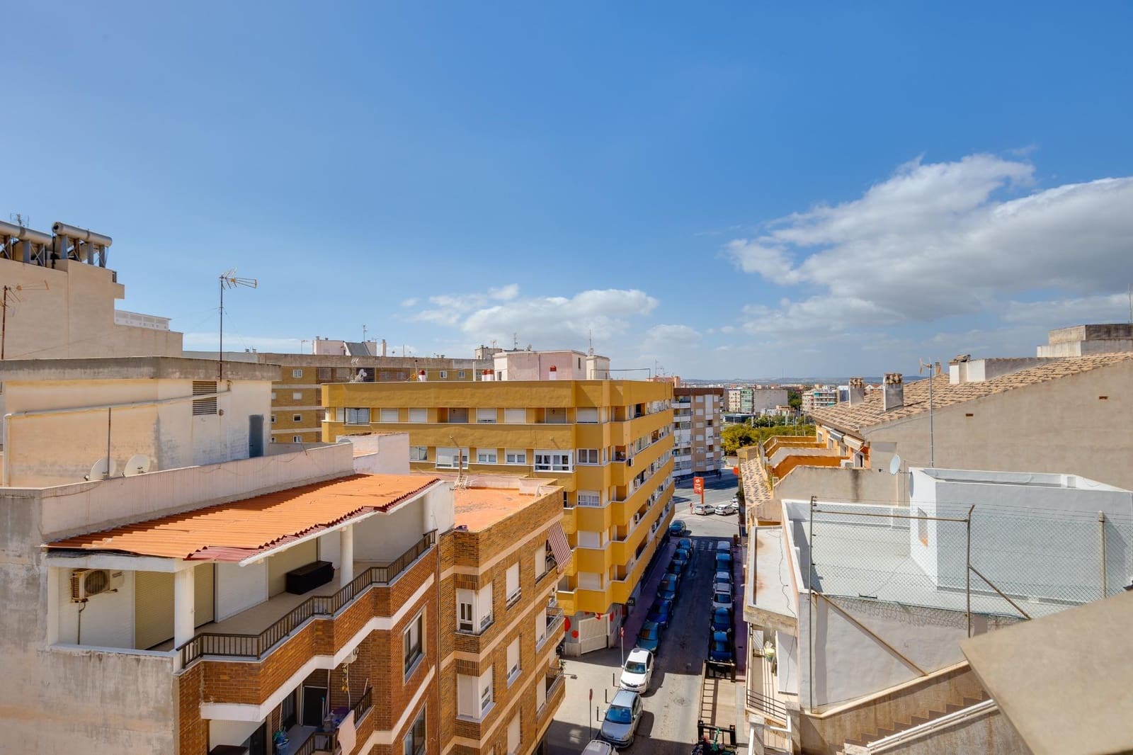 2 bedroom Penthouse for sale in Torrevieja - € 215,000 (Ref: 9752184)