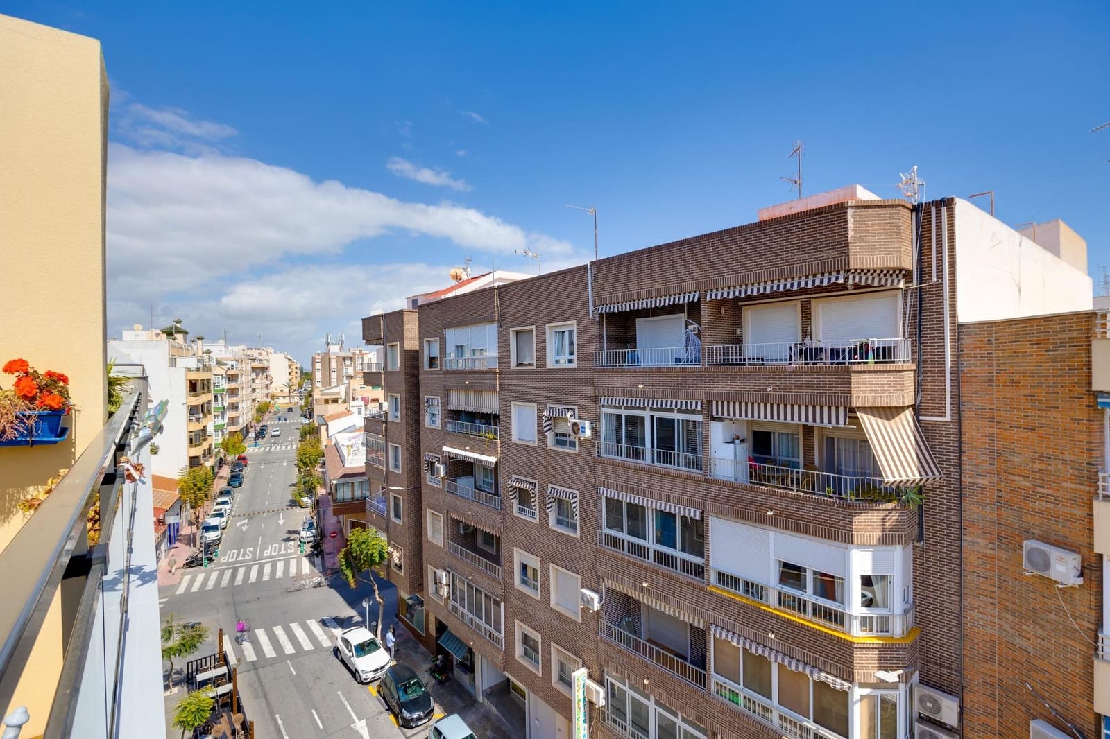 2 bedroom Penthouse for sale in Torrevieja - € 215,000 (Ref: 9752184)