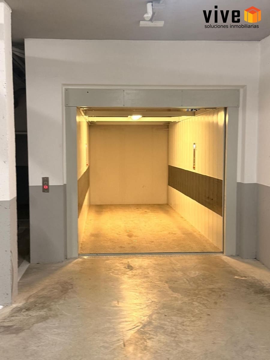 2 bedroom Flat for rent in Seville city with garage - € 950 (Ref: 10015724)