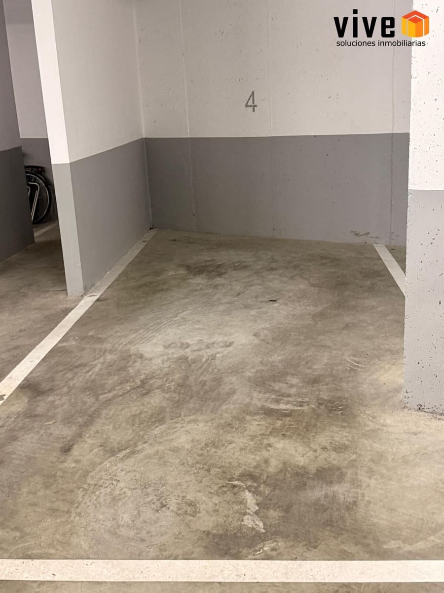 2 bedroom Flat for rent in Seville city with garage - € 950 (Ref: 10015724)