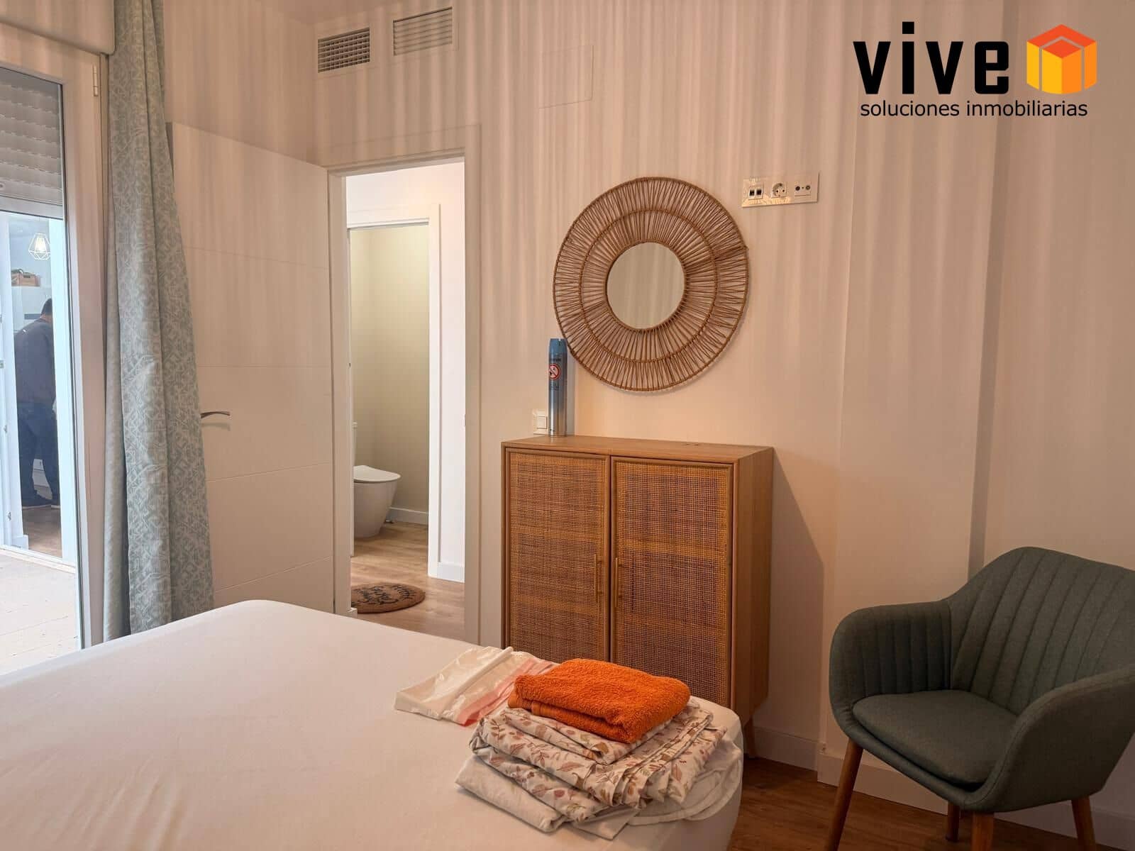 2 bedroom Flat for rent in Seville city with garage - € 950 (Ref: 10015724)