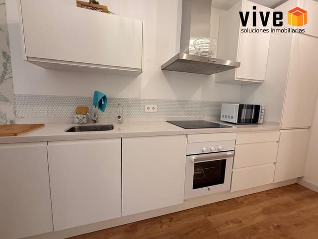2 bedroom Flat for rent in Seville city with garage - € 950 (Ref: 10015724)