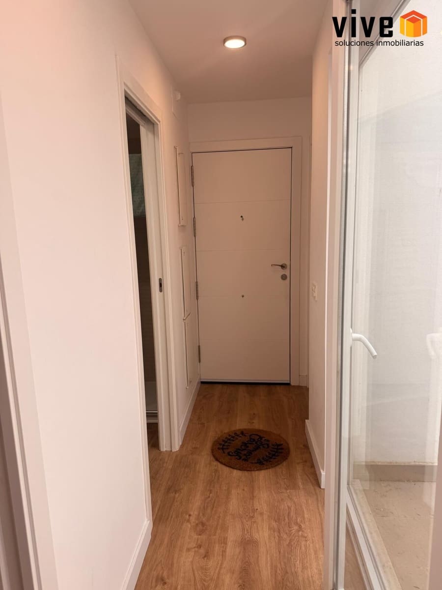 2 bedroom Flat for rent in Seville city with garage - € 950 (Ref: 10015724)