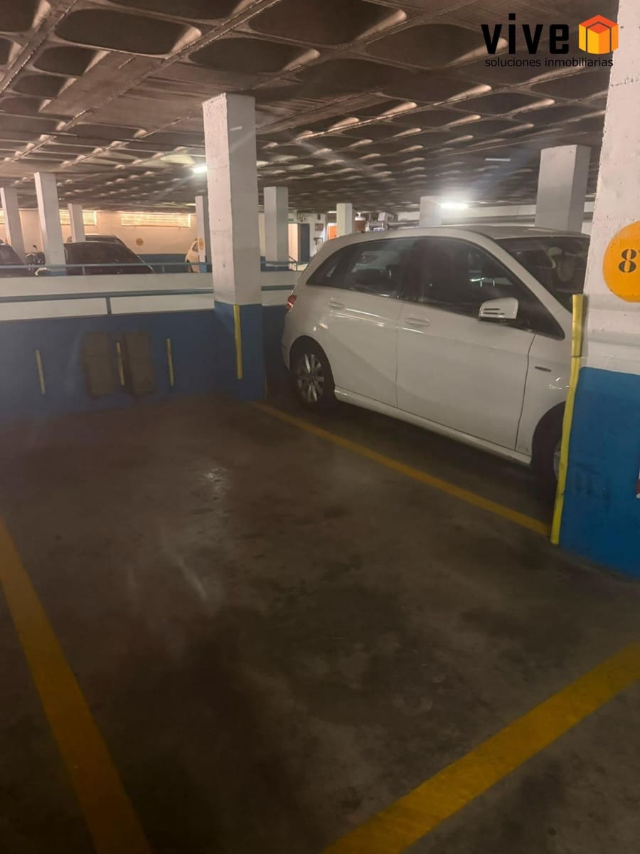 3 makuuhuone Asunto vuokrattavana paikassa Sevilla kaupunki mukana 
autotalli - 1 050 € (Ref: 10030691)