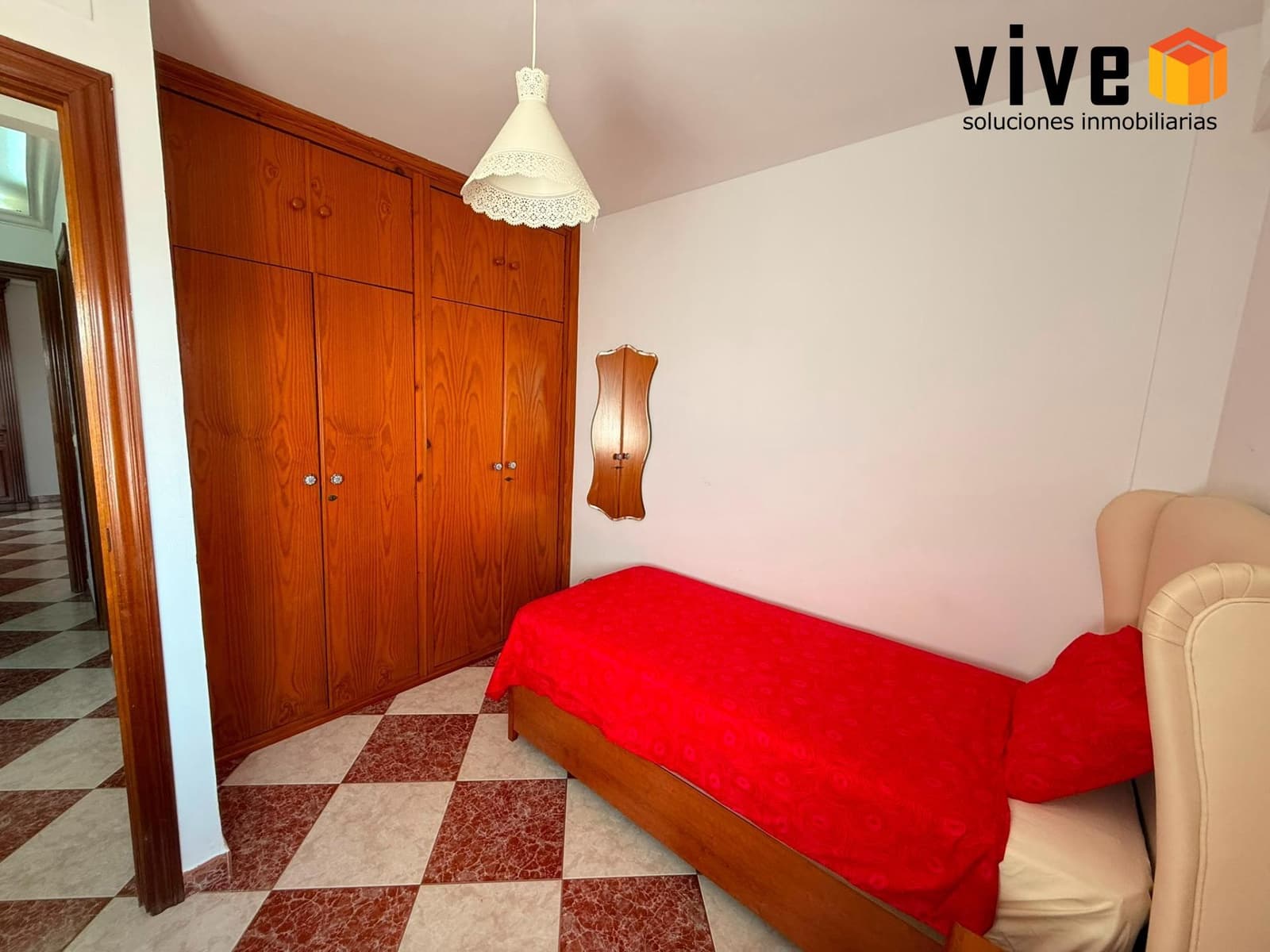 3 makuuhuone Asunto vuokrattavana paikassa Sevilla kaupunki mukana 
autotalli - 1 050 € (Ref: 10030691)