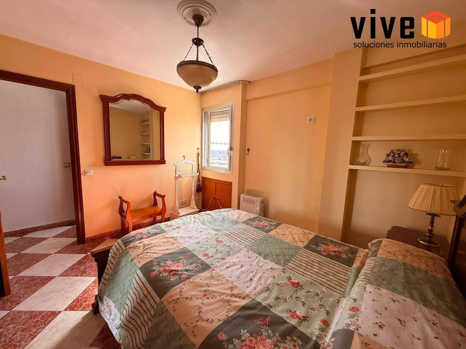 3 makuuhuone Asunto vuokrattavana paikassa Sevilla kaupunki mukana 
autotalli - 1 050 € (Ref: 10030691)