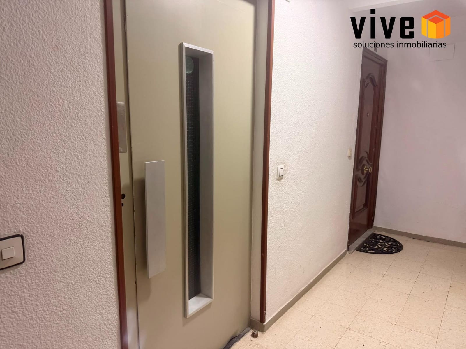 3 makuuhuone Asunto vuokrattavana paikassa Sevilla kaupunki mukana 
autotalli - 1 050 € (Ref: 10030691)