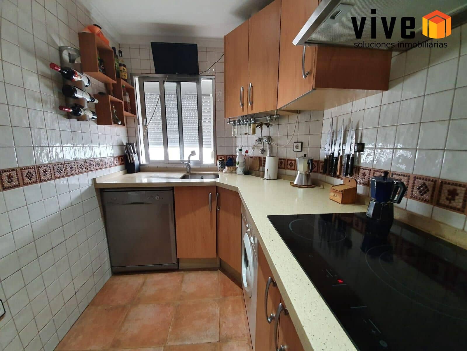 2 slaapkamer Flat te huur in San Juan de Aznalfarache met garage - € 850 (Ref: 10043163)