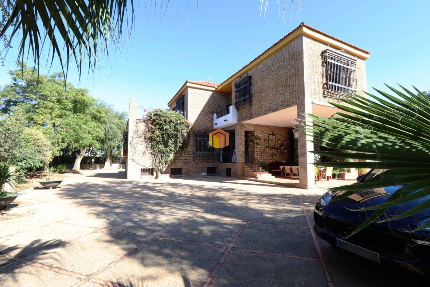 14 soverom Villa til salgs i Espartinas med svømmebasseng garasje - € 3 120 000 (Ref: 8239635)