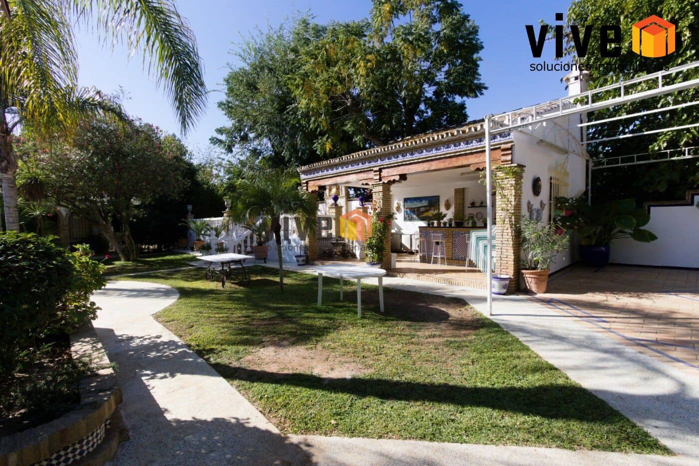 14 chambre Villa/Maison à vendre à Espartinas avec piscine garage - 3 120 000 € (Ref: 8239635)