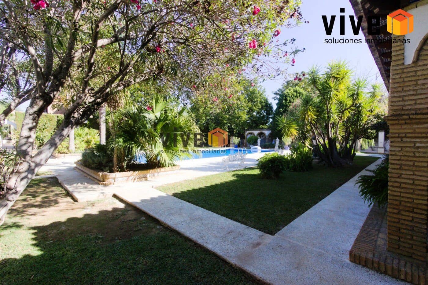 14 chambre Villa/Maison à vendre à Espartinas avec piscine garage - 3 120 000 € (Ref: 8239635)