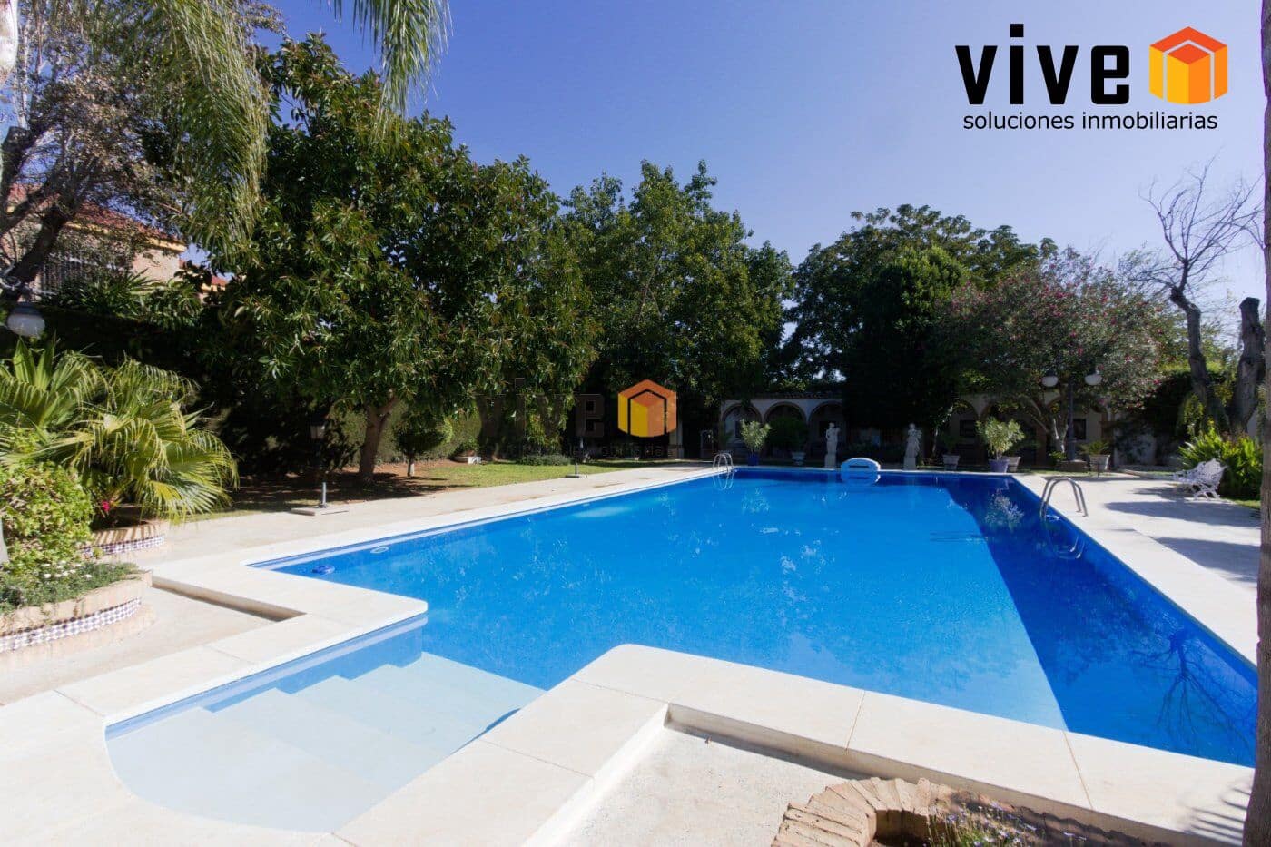 14 chambre Villa/Maison à vendre à Espartinas avec piscine garage - 3 120 000 € (Ref: 8239635)