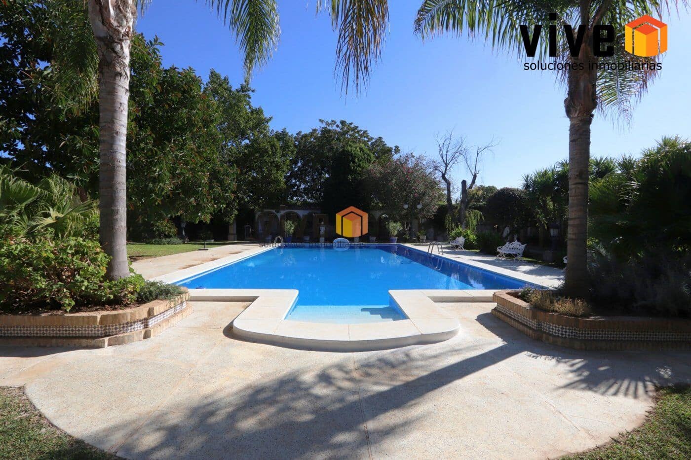 14 chambre Villa/Maison à vendre à Espartinas avec piscine garage - 3 120 000 € (Ref: 8239635)