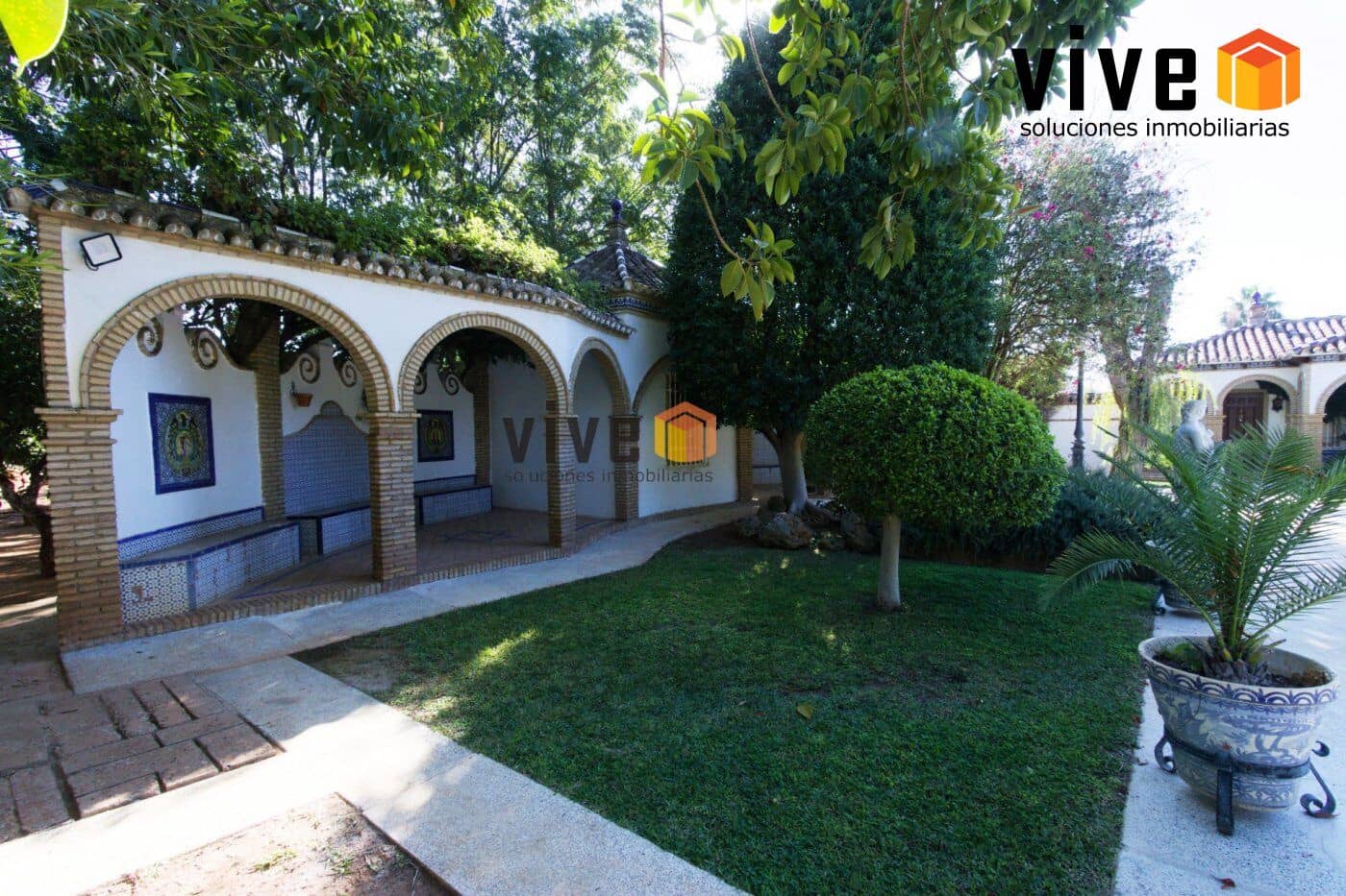 14 chambre Villa/Maison à vendre à Espartinas avec piscine garage - 3 120 000 € (Ref: 8239635)