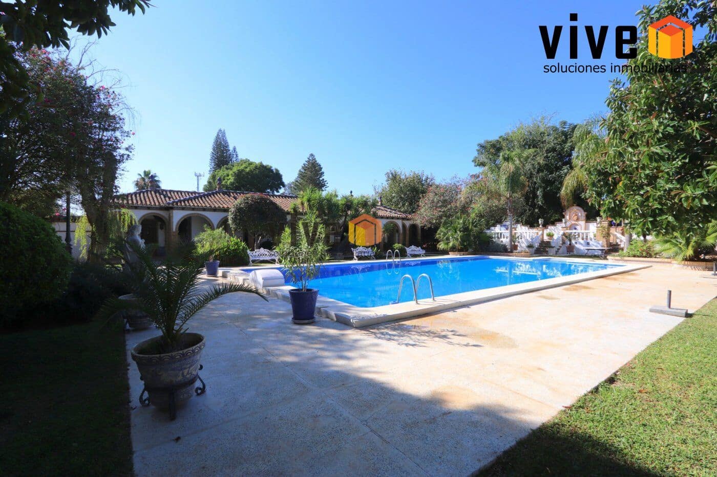 14 chambre Villa/Maison à vendre à Espartinas avec piscine garage - 3 120 000 € (Ref: 8239635)