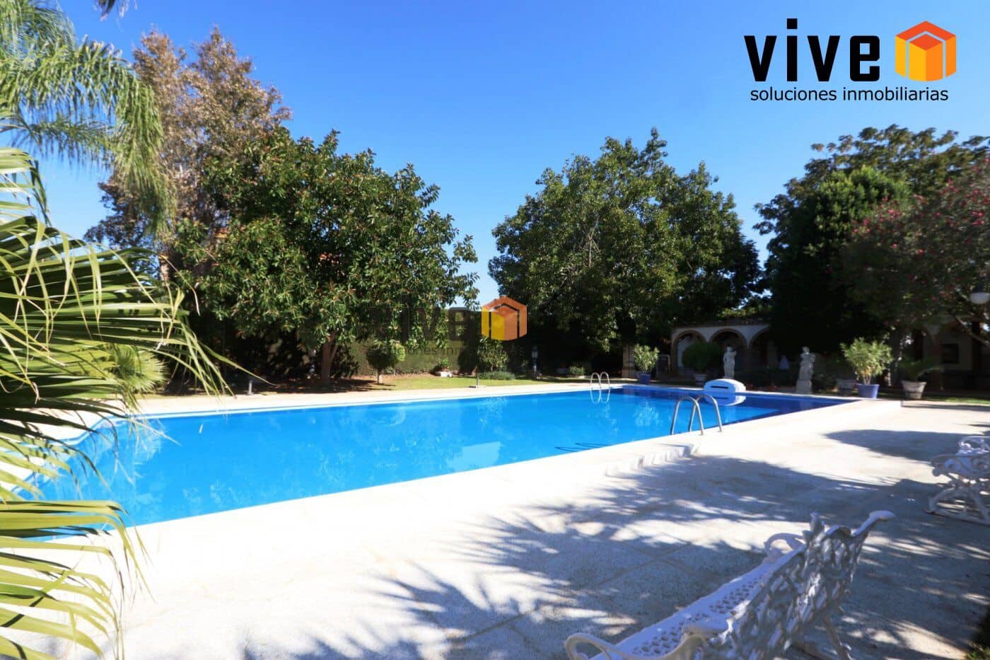 14 chambre Villa/Maison à vendre à Espartinas avec piscine garage - 3 120 000 € (Ref: 8239635)