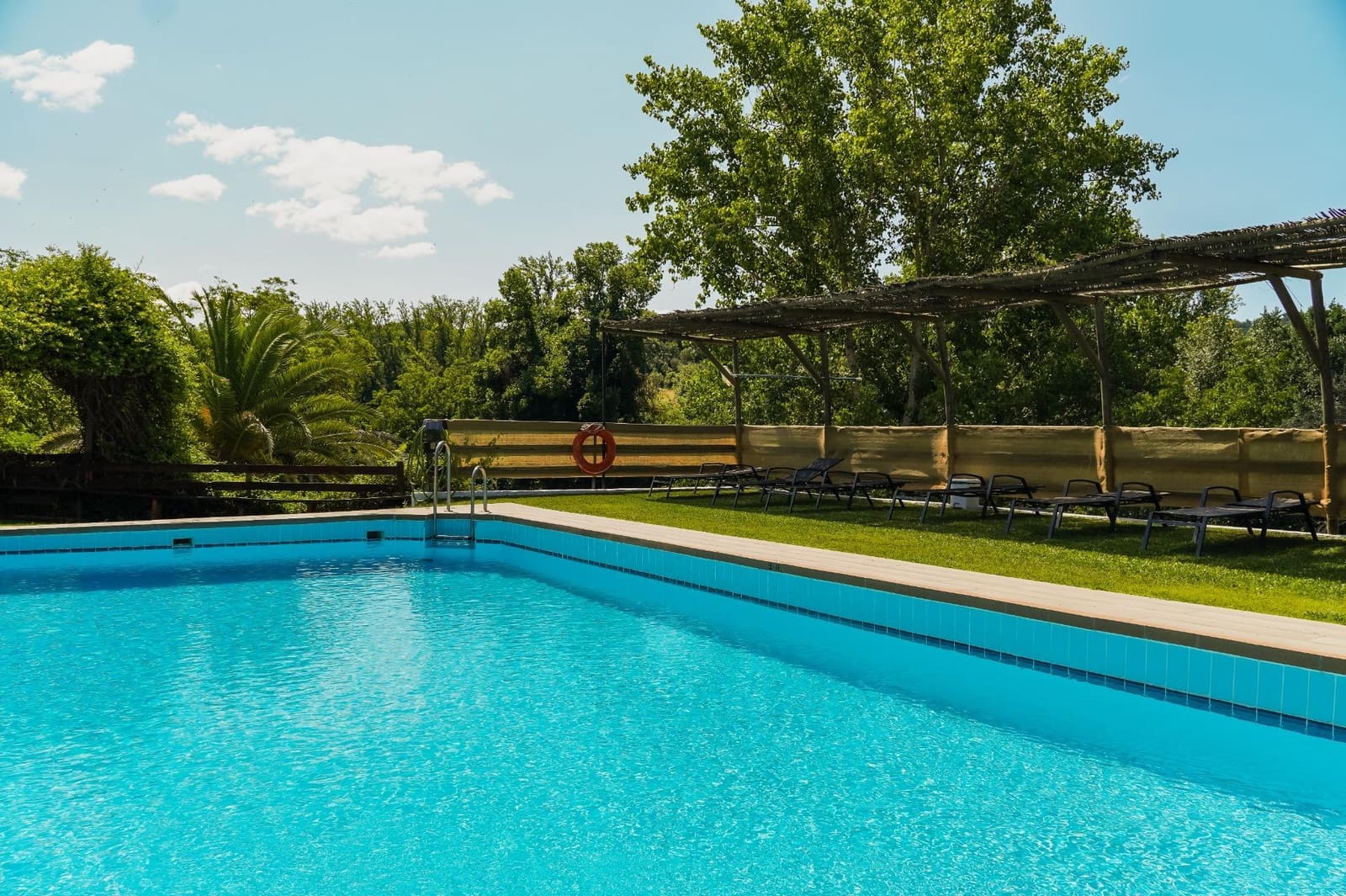 24 soveværelse Hotel til salg i Galaroza med swimmingpool garage - € 1.200.000 (Ref: 8239651)