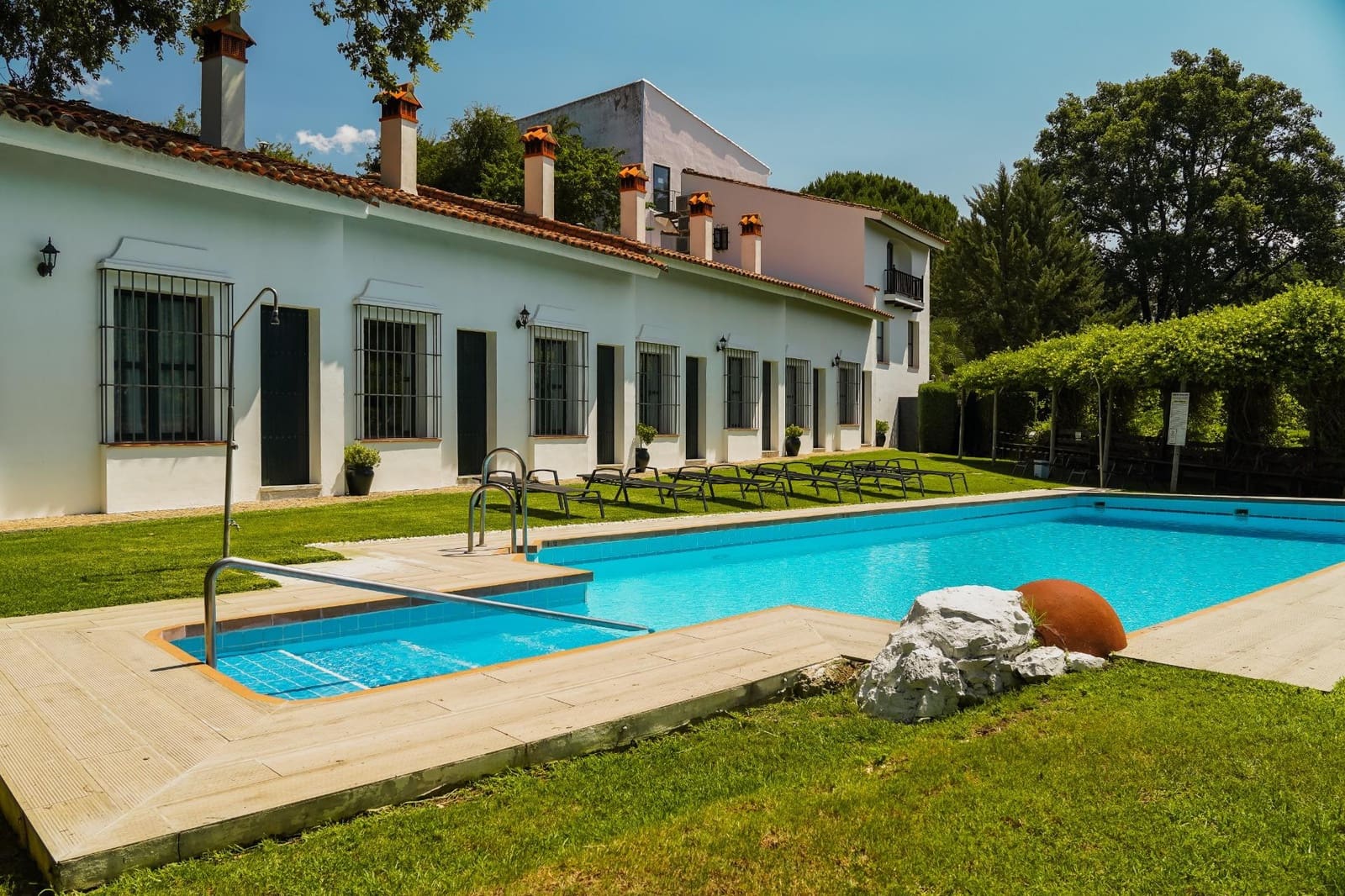 24 soveværelse Hotel til salg i Galaroza med swimmingpool garage - € 1.200.000 (Ref: 8239651)