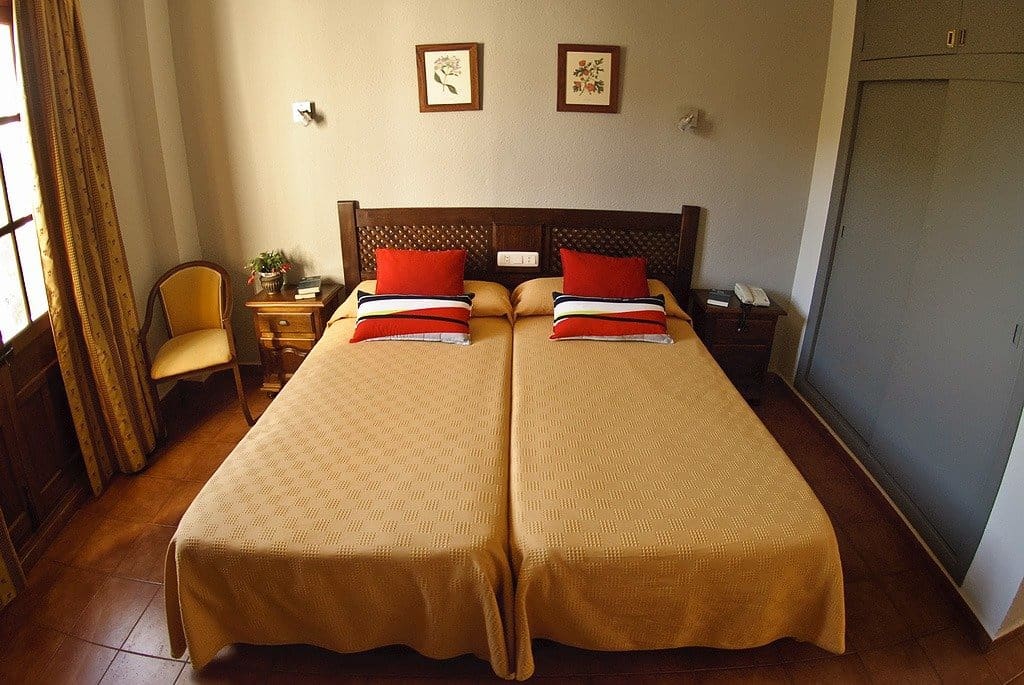 24 bedroom Hotel for sale in Galaroza with pool garage - € 1,200,000 (Ref: 8239651)