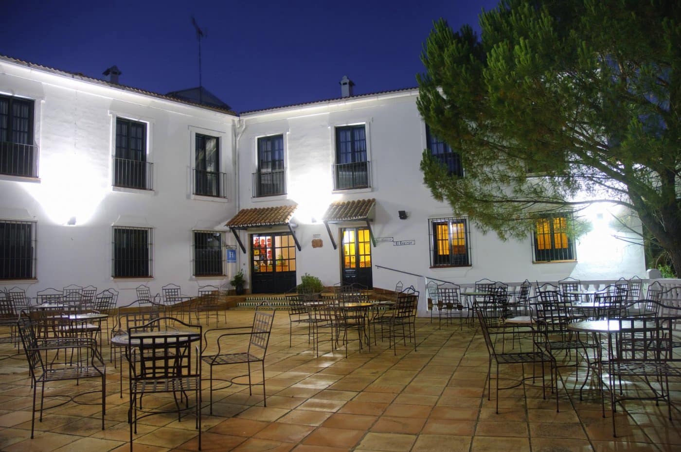 24 bedroom Hotel for sale in Galaroza with pool garage - € 1,200,000 (Ref: 8239651)