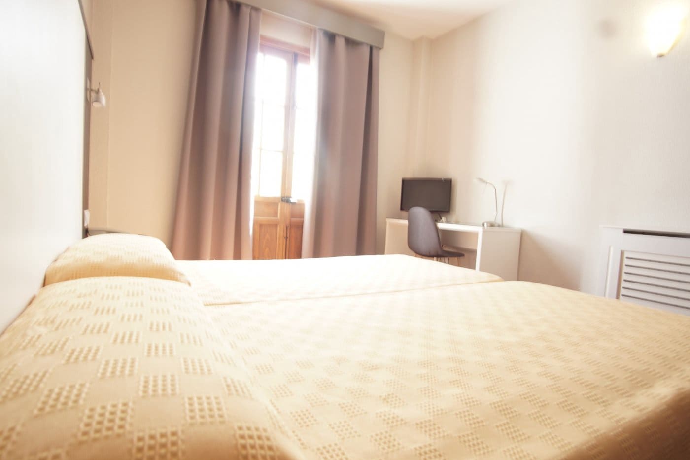 24 bedroom Hotel for sale in Galaroza with pool garage - € 1,200,000 (Ref: 8239651)
