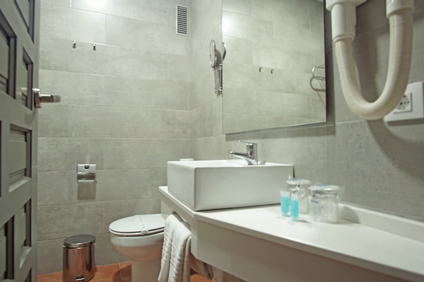 24 bedroom Hotel for sale in Galaroza with pool garage - € 1,200,000 (Ref: 8239651)