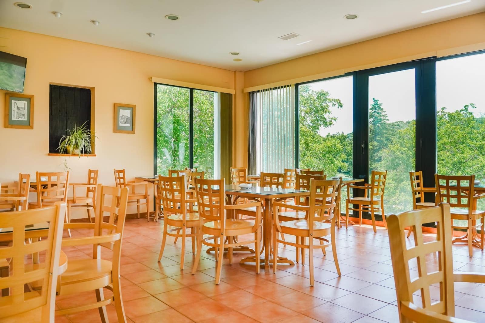 24 bedroom Hotel for sale in Galaroza with pool garage - € 1,200,000 (Ref: 8239651)