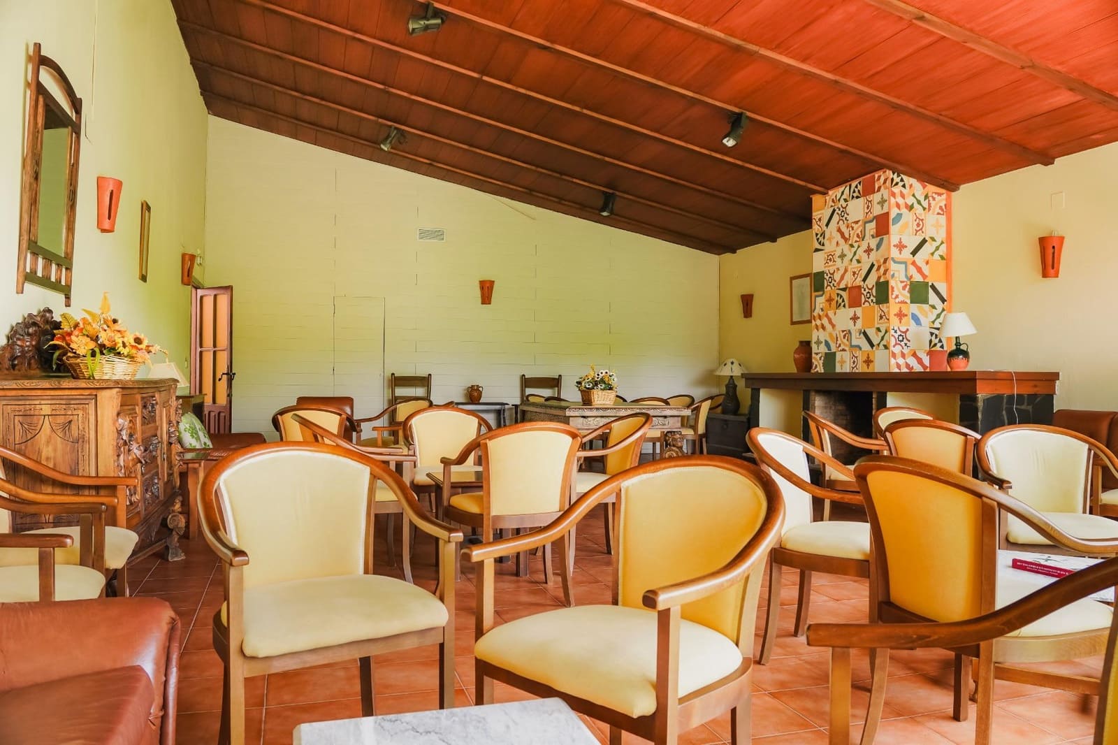 24 bedroom Hotel for sale in Galaroza with pool garage - € 1,200,000 (Ref: 8239651)