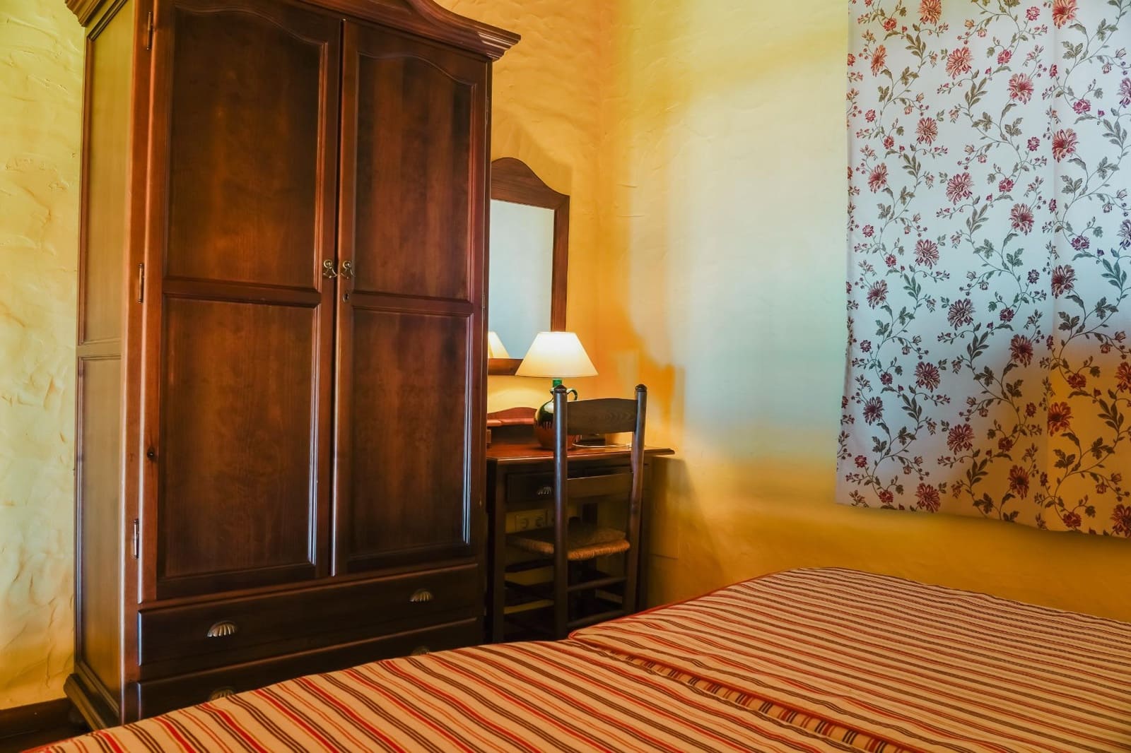 24 bedroom Hotel for sale in Galaroza with pool garage - € 1,200,000 (Ref: 8239651)