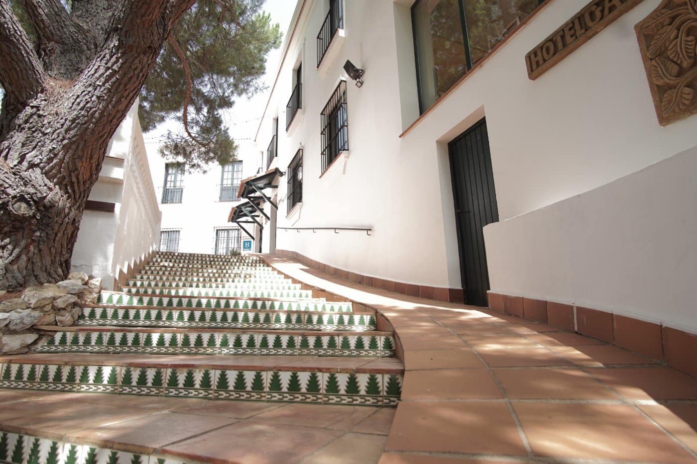 24 bedroom Hotel for sale in Galaroza with pool garage - € 1,200,000 (Ref: 8239651)