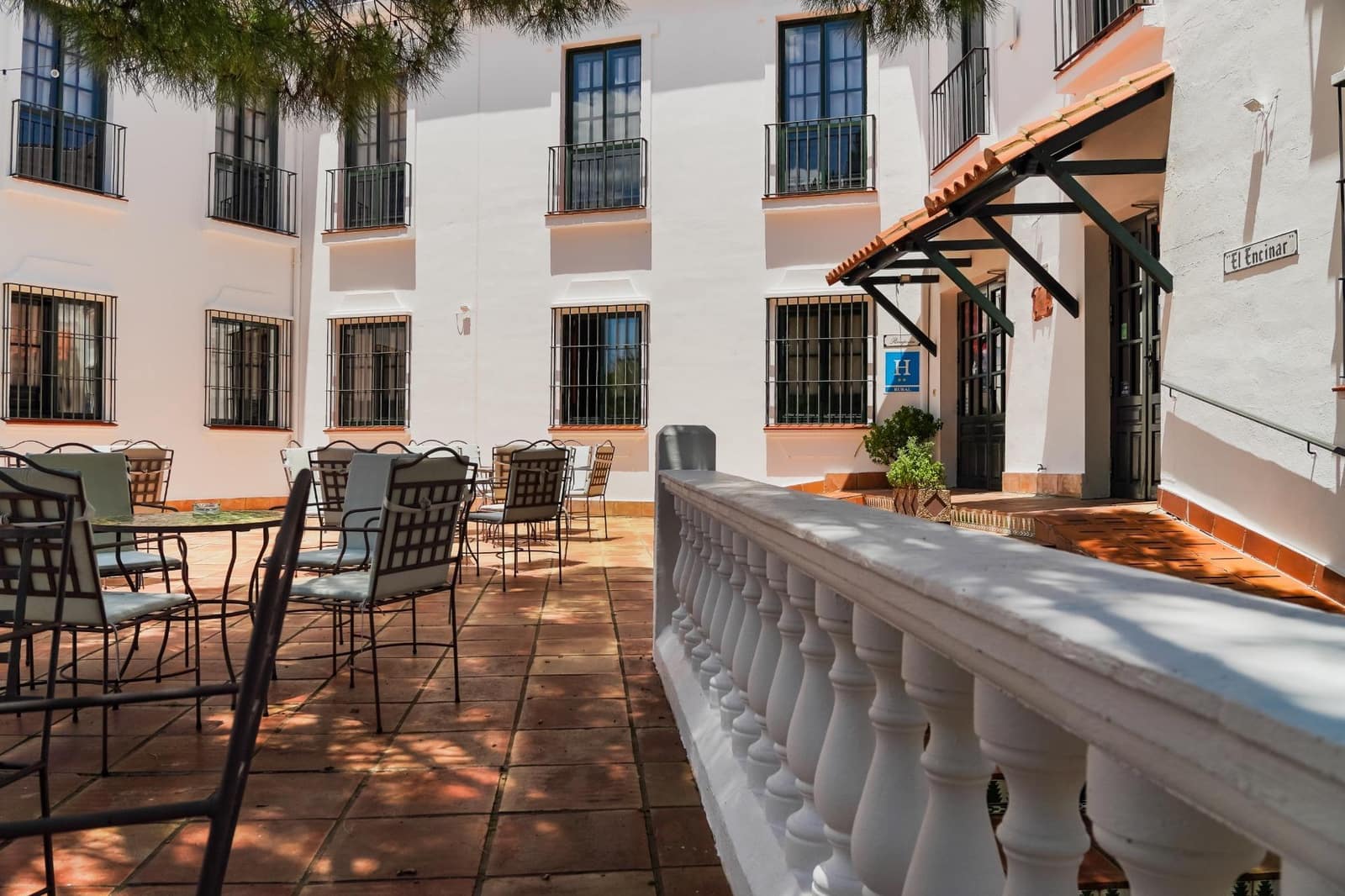 24 bedroom Hotel for sale in Galaroza with pool garage - € 1,200,000 (Ref: 8239651)