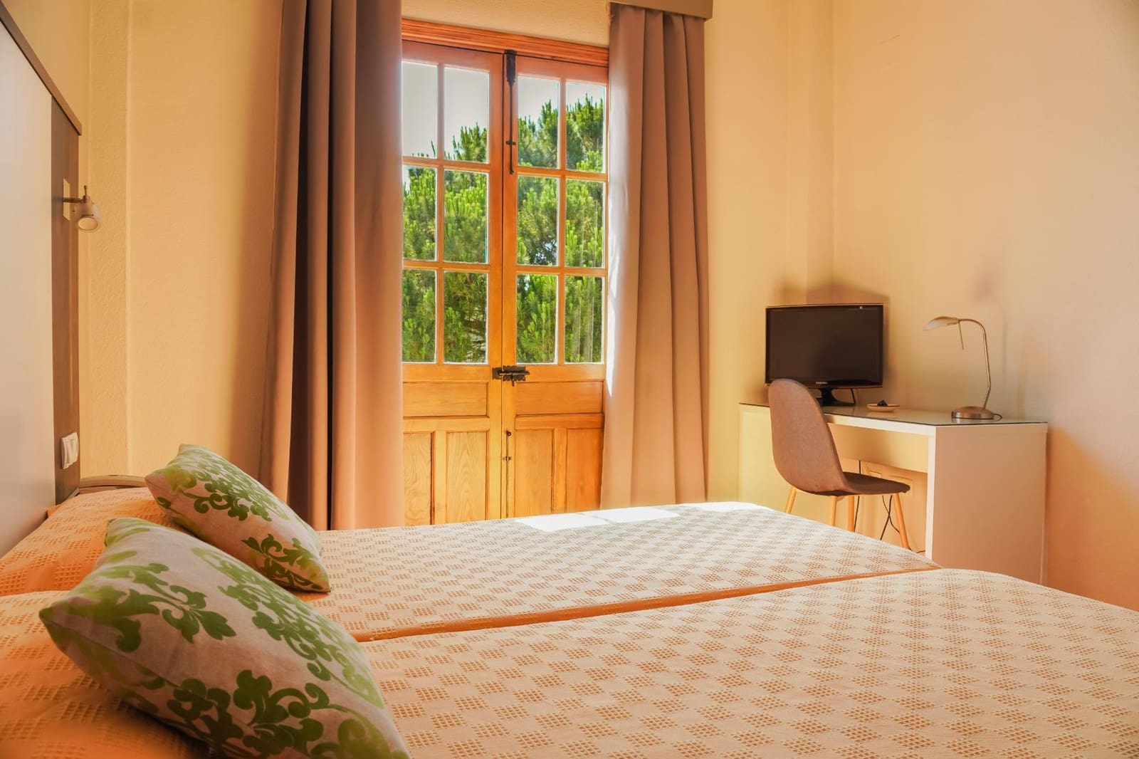 24 bedroom Hotel for sale in Galaroza with pool garage - € 1,200,000 (Ref: 8239651)