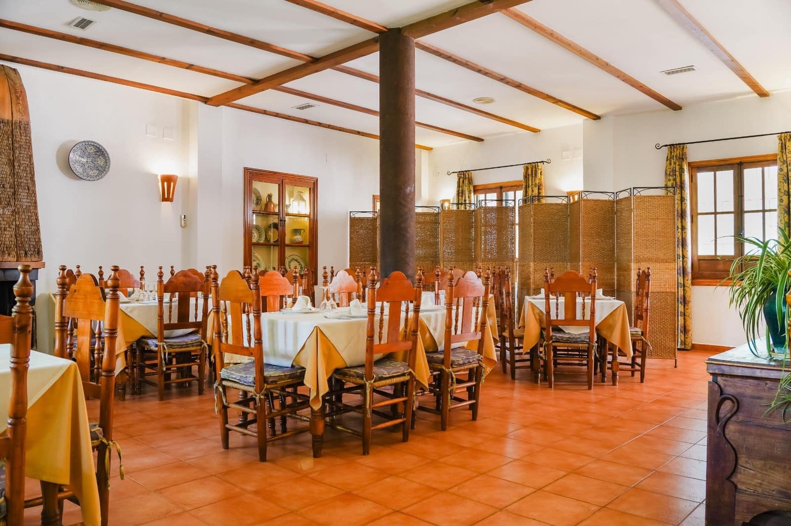 24 bedroom Hotel for sale in Galaroza with pool garage - € 1,200,000 (Ref: 8239651)