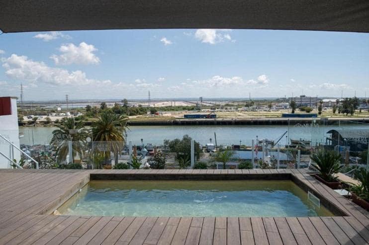 20 makuuhuone Hotelli myytävänä paikassa El Puerto de Santa Maria mukana uima-altaan - 2 096 800 € (Ref: 8371064)